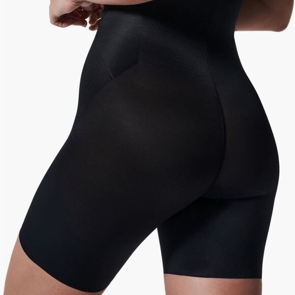 SPANXshape ™ Invisible High Waist Mid Thigh Shorts Medium $78 - Picture 5 of 5